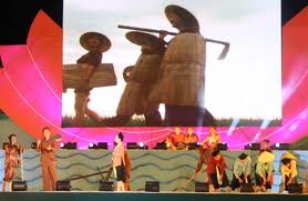 មហោស្រពចំរៀងប្រជាប្រិយ Vi Giam ដំបន់ដី Nghe An បានបិទ។